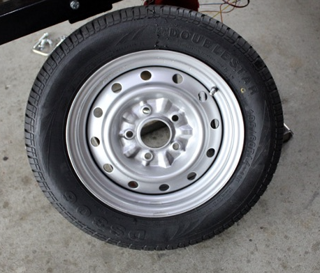 ※タイヤ年式選べません［別途送料3300円］